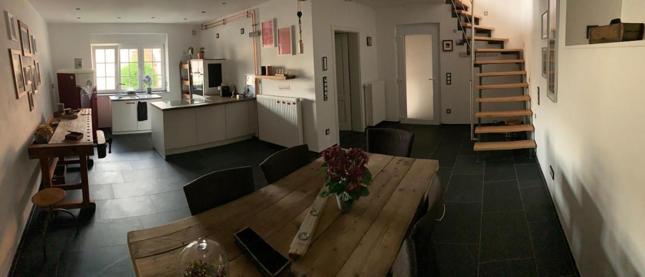 Ferienwohnung Hier steckt Liebe drin ! Dormagen Exterior foto